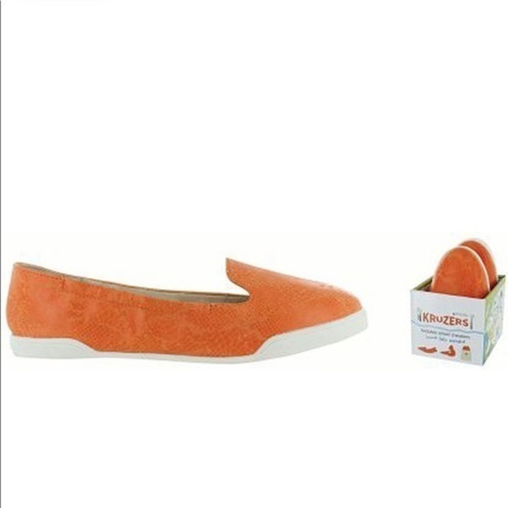 Kruzers by Fitkicks orange bendable sneaker shoes NWOT size M